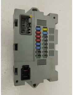 Recambio de caja reles / fusibles para land rover range rover evoque evoque referencia OEM IAM 73707520  