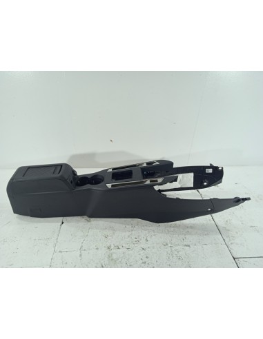 Recambio de apoyabrazos central para ds 3 crossback so chic referencia OEM IAM 9825563280  