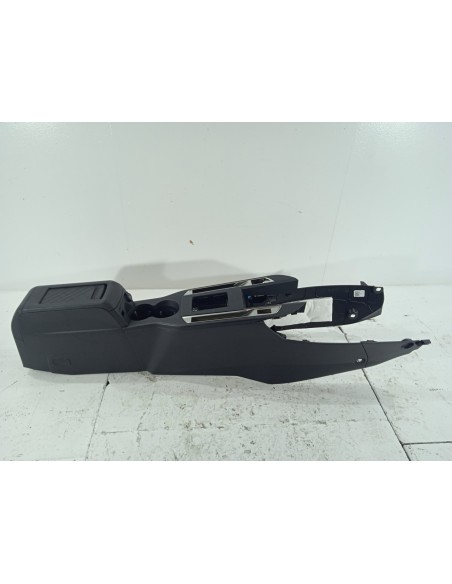 Recambio de apoyabrazos central para ds 3 crossback so chic referencia OEM IAM 9825563280  