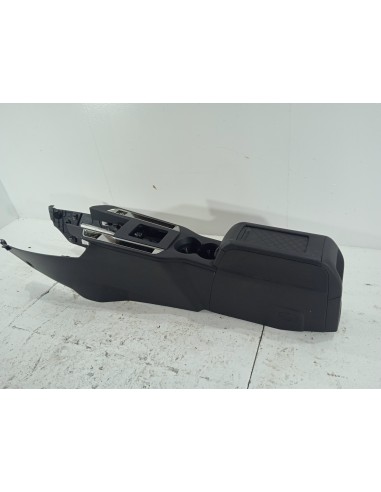 Recambio de apoyabrazos central para ds 3 crossback so chic referencia OEM IAM 9825563280  