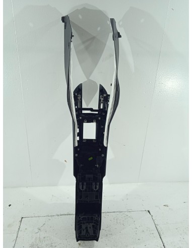 Recambio de apoyabrazos central para ds 3 crossback so chic referencia OEM IAM 9825563280  