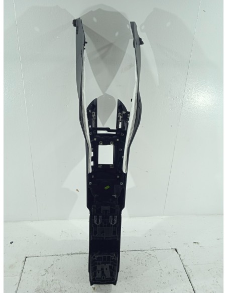 Recambio de apoyabrazos central para ds 3 crossback so chic referencia OEM IAM 9825563280  