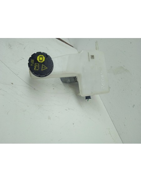 Recambio de bomba freno para ds 3 crossback so chic referencia OEM IAM 1643581380  