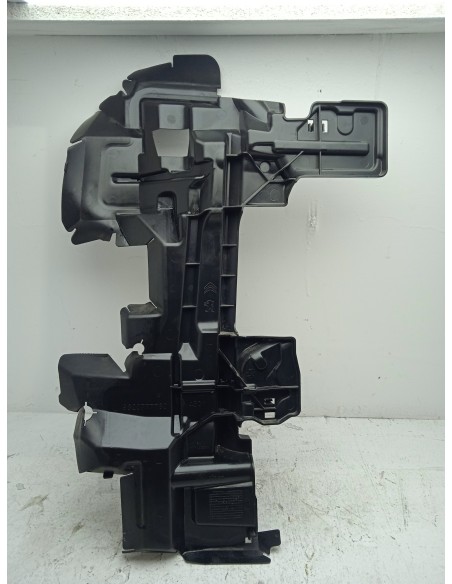 Recambio de plastico para ds 3 crossback so chic referencia OEM IAM 9820777780  