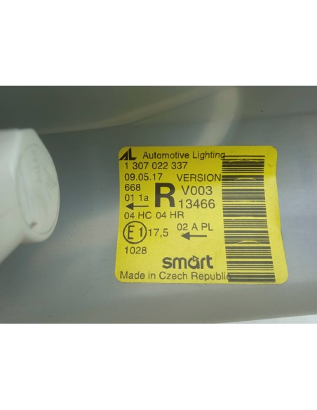 Recambio de faro derecho para smart coupe 0.6 turbo cat referencia OEM IAM 1307022337  