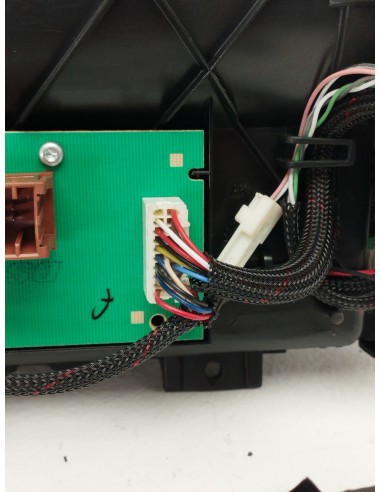 Recambio de pantalla multifuncion para peugeot 5008 sport pack referencia OEM IAM 96735367ZD  