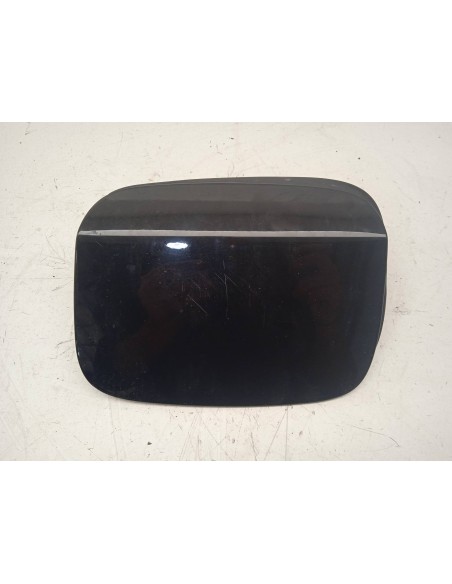 Recambio de tapa exterior combustible para lexus is200 (ds2/is2) d-cat referencia OEM IAM  NEGRA COMPLETA
