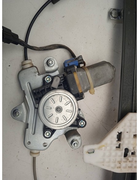 Recambio de elevalunas trasero izquierdo para chevrolet captiva 2.0 diesel cat referencia OEM IAM   