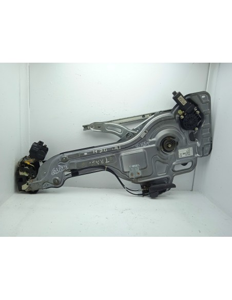 Recambio de elevalunas trasero derecho para hyundai trajet (fo) 2.0 crdi cat referencia OEM IAM 824053A000  