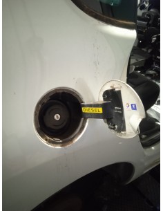 Recambio de tapa exterior combustible para peugeot 3008 sport pack referencia OEM IAM 1517G9 COLOR BLANCO 