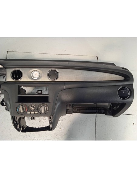 Recambio de salpicadero para mitsubishi outlander (cu0w) 2.0 cat referencia OEM IAM  201913 