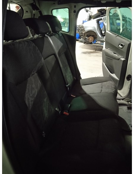 Recambio de juego asientos completo para peugeot 3008 sport pack referencia OEM IAM   