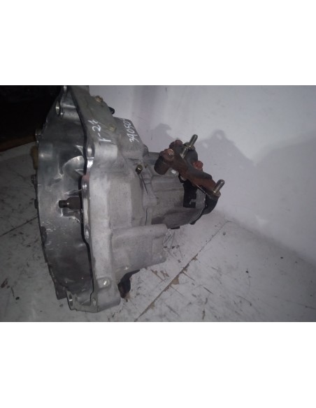 Recambio de caja cambios para mazda 323 berlina f/s (bj) 2.0 turbodiesel referencia OEM IAM 8L2  
