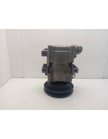 Recambio de compresor aire acondicionado para hyundai santamo 2.0 16v referencia OEM IAM 97701M2000  