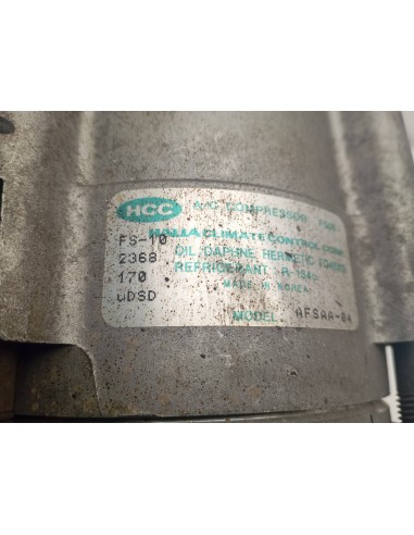 Recambio de compresor aire acondicionado para hyundai santamo 2.0 16v referencia OEM IAM 97701M2000  