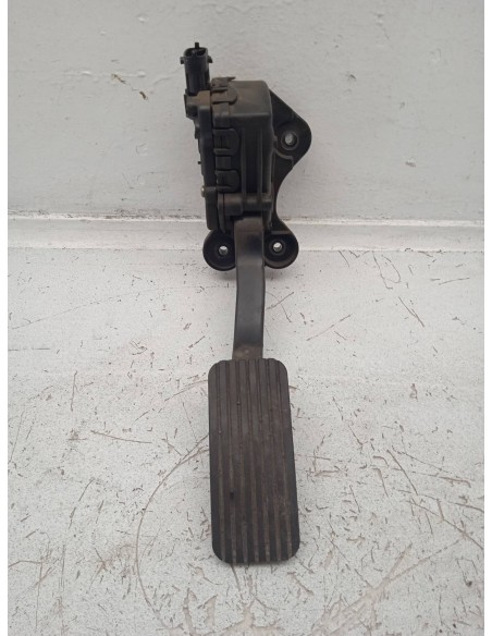 Recambio de potenciometro pedal para kia cee´d 1.6 crdi cat referencia OEM IAM 327002R300  