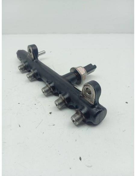 Recambio de rampa inyectora para ds 4 style referencia OEM IAM 9674300080  