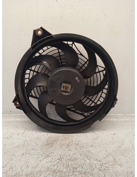 Recambio de electroventilador para ssangyong korando 2.9 diesel referencia OEM IAM 684200605  