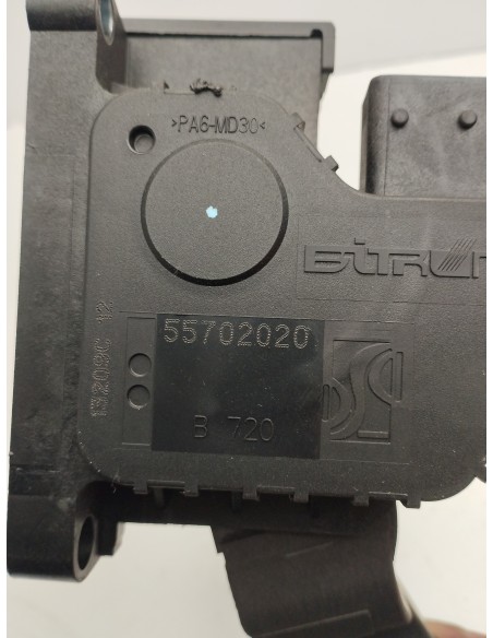 Recambio de potenciometro pedal para alfa romeo mito (145) junior referencia OEM IAM 55702020  