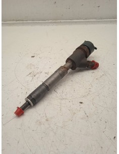 Recambio de inyector para toyota auris 1.4 turbodiesel cat referencia OEM IAM 0445110227  
