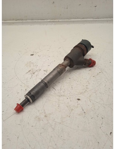 Recambio de inyector para toyota auris 1.4 turbodiesel cat referencia OEM IAM 0445110227  