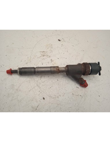Recambio de inyector para toyota auris 1.4 turbodiesel cat referencia OEM IAM 0445110227  