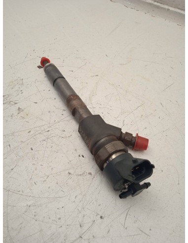 Recambio de inyector para toyota auris 1.4 turbodiesel cat referencia OEM IAM 0445110227  