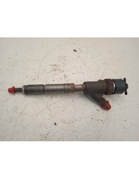 Recambio de inyector para toyota auris 1.4 turbodiesel cat referencia OEM IAM 0445110227  