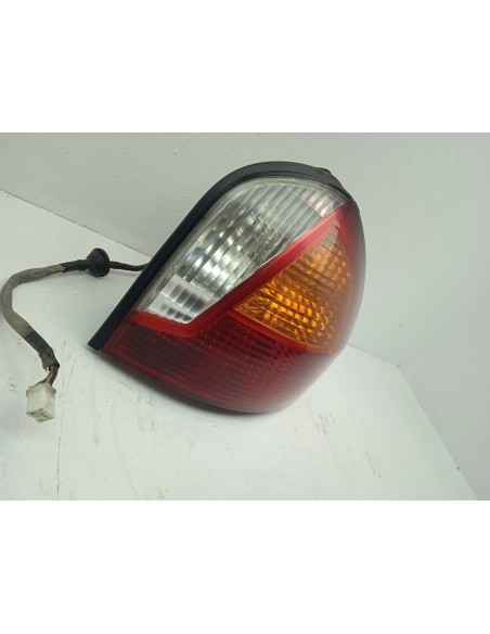 Recambio de piloto trasero derecho para hyundai santa fe (sm) 2.0 crdi cat referencia OEM IAM   