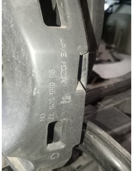 Recambio de plastico para peugeot 3008 referencia OEM IAM 9685552577  