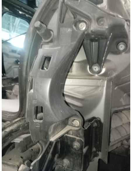 Recambio de plastico para peugeot 3008 referencia OEM IAM 9685552477  
