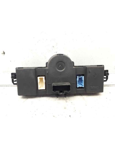 Recambio de mando climatizador para renault clio iii confort expression referencia OEM IAM 8200296683  