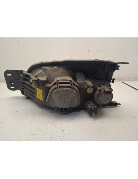 Recambio de faro derecho para ford fiesta berlina (dx) 1.8 tddi turbodiesel cat referencia OEM IAM YS6113005EC  
