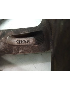 Recambio de llanta para nissan qashqai (j11) acenta referencia OEM IAM D03004EA1A TAPA BUJES EN LA OFICINA DEL TALLER  2