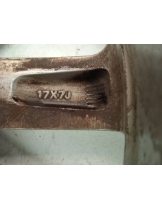 Recambio de llanta para nissan qashqai (j11) acenta referencia OEM IAM D03004EA1A TAPA BUJES EN LA OFICINA DEL TALLER  2