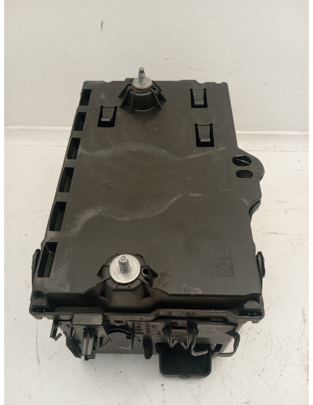 Recambio de plastico para peugeot 3008 referencia OEM IAM 9689002180 CAJA BATERIA 