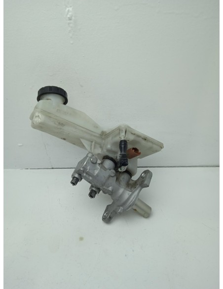 Recambio de bomba freno para opel corsa f edition referencia OEM IAM 32672071  