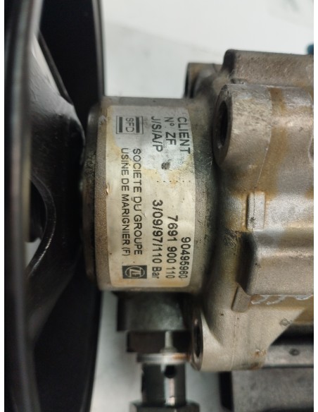 Recambio de bomba direccion para opel vectra b berlina 1.8 16v cat referencia OEM IAM 90495960  