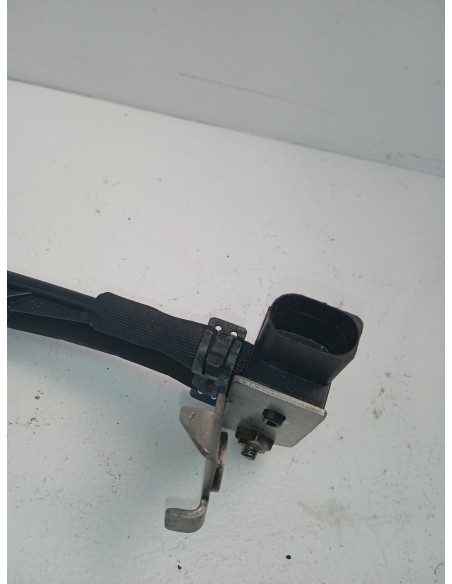 Recambio de sensor para land rover discovery sport se referencia OEM IAM G4D35L200AB  