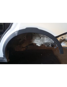 Recambio de aletin trasero izquierdo para land rover discovery sport se referencia OEM IAM  COLOR BLANCO  2