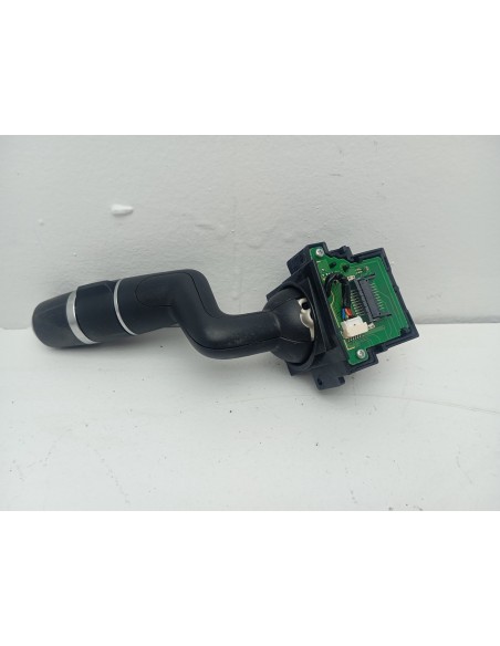 Recambio de mando limpia para jaguar e-pace se referencia OEM IAM J8A23F973AA  