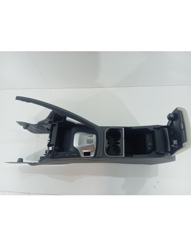Recambio de apoyabrazos central para jaguar e-pace se referencia OEM IAM J9C3045J40A  
