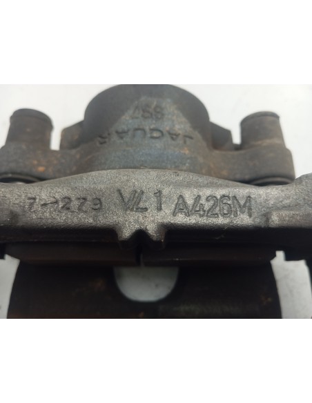 Recambio de pinza de freno delantera derecha para jaguar e-pace se referencia OEM IAM C2C41873  