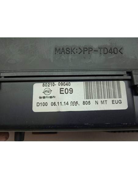 Recambio de cuadro instrumentos para ssangyong kyron 2.0 referencia OEM IAM 8021009040 E09 