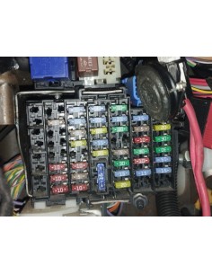 Recambio de caja reles / fusibles para renault twingo gt referencia OEM IAM S/R   2