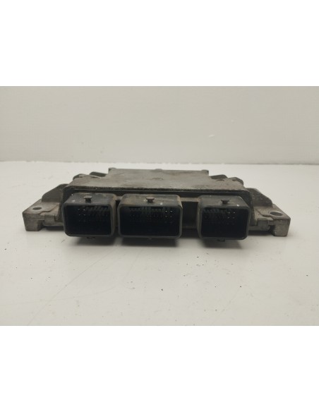 Recambio de centralita motor uce para renault twingo gt referencia OEM IAM 8200783095  