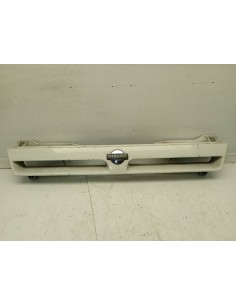 Recambio de rejilla delantera para nissan sunny (b11) referencia OEM IAM BLANCA 53651 00222396