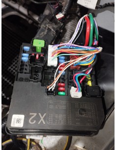 Recambio de caja reles / fusibles para nissan leaf acenta referencia OEM IAM 284B74NM3A  