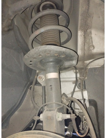Recambio de amortiguador delantero derecho para nissan leaf acenta referencia OEM IAM 543023N  