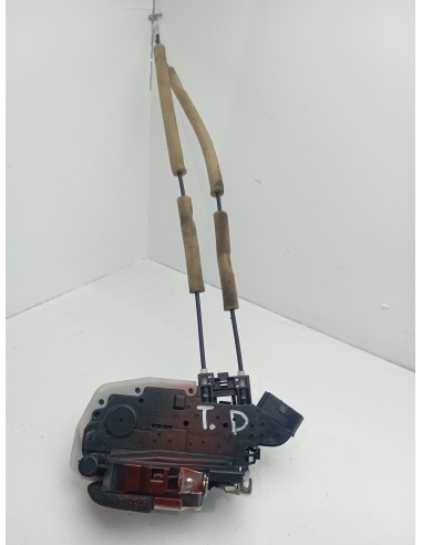 Recambio de cerradura puerta trasera derecha para nissan leaf acenta referencia OEM IAM Y2614510  